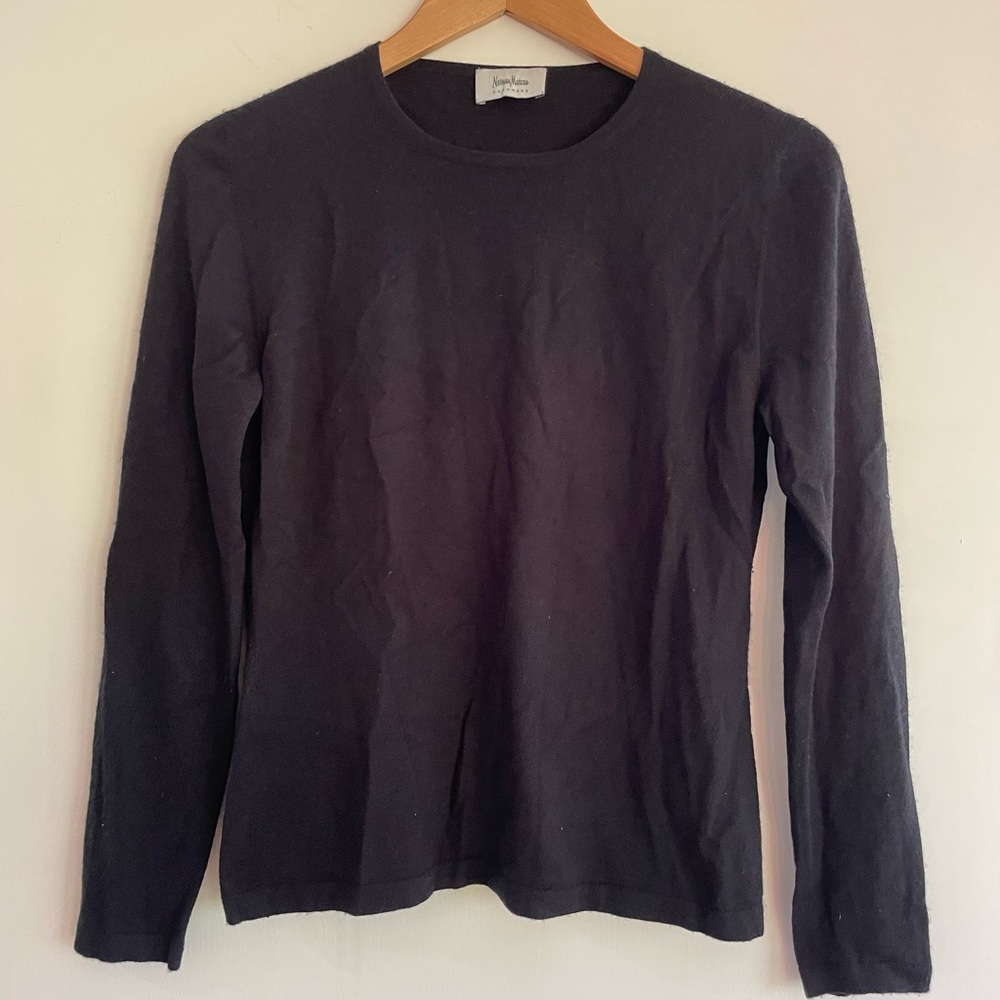 Neiman Marcus black Cashmere long sleeve sweater Size small